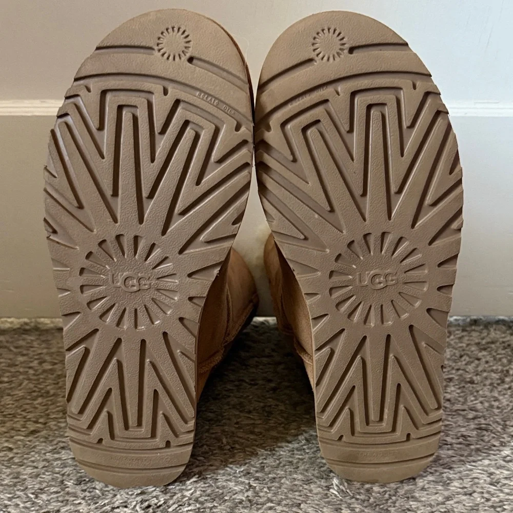 UGG Bailey bow boots - Picture 7 of 7